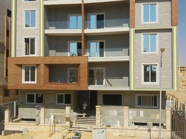  230 M² For sale in Small Investor