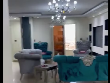 شقة للبيع بحلوان في شارع عمرو بن عبد العزيز 300م 5 غرف