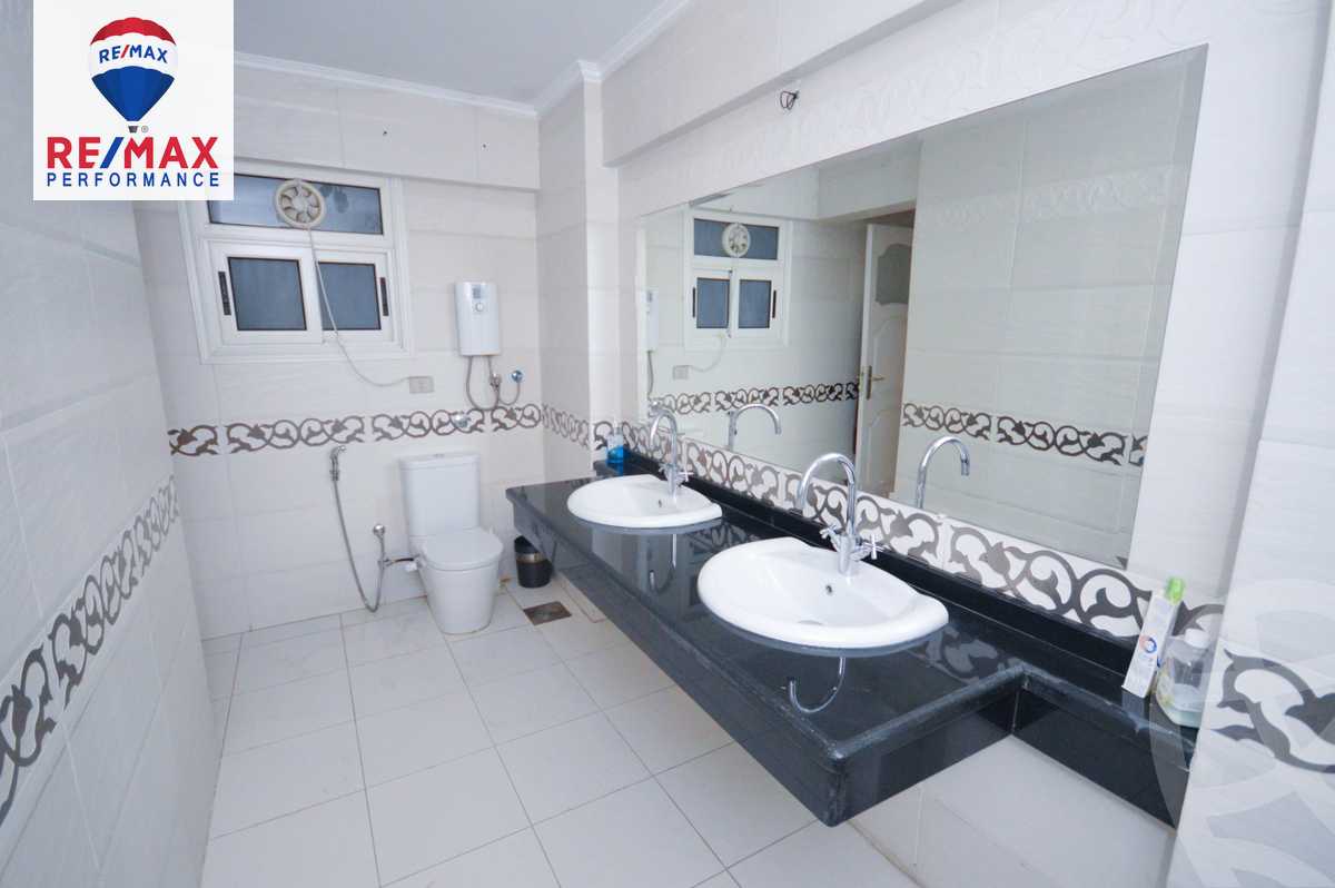 https://aqarmap.com.eg/ar/listing/4471952-for-sale-alexandria-bolekly-damietta-st