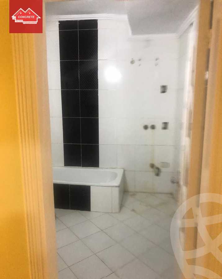 https://aqarmap.com.eg/ar/listing/3824424-for-sale-cairo-el-sheikh-zayed-city-el-hay-elsabeaa-lhy-lsb
