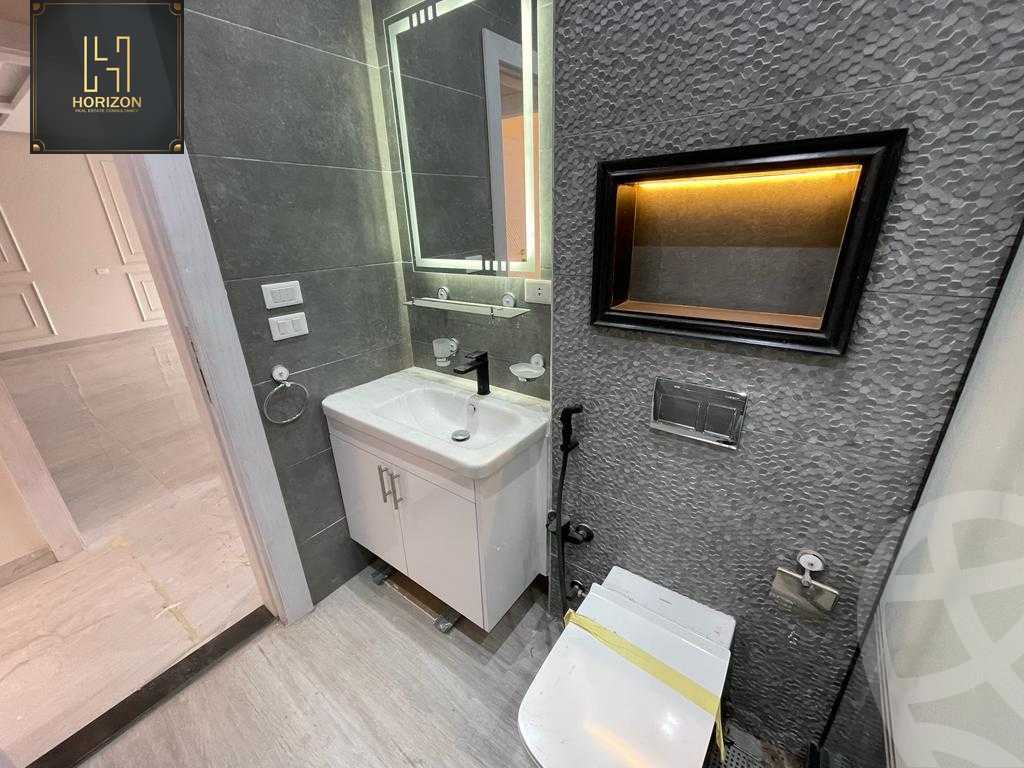 https://aqarmap.com.eg/ar/listing/3805590-for-rent-cairo-new-cairo-compounds-lakeview-residence