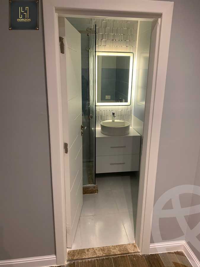 https://aqarmap.com.eg/en/listing/3808223-for-rent-cairo-new-cairo-compounds-mountain-view-hyde-park