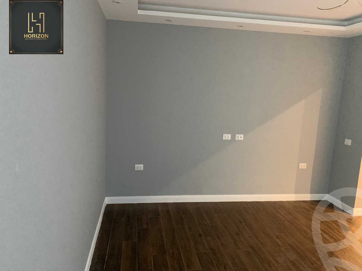 https://aqarmap.com.eg/en/listing/3808223-for-rent-cairo-new-cairo-compounds-mountain-view-hyde-park
