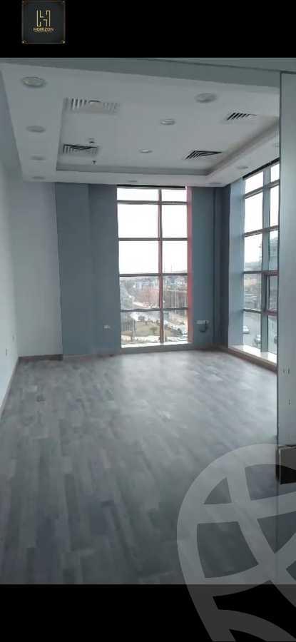 https://aqarmap.com.eg/en/listing/5443942-for-sale-cairo-new-cairo-compounds-top-90-mall