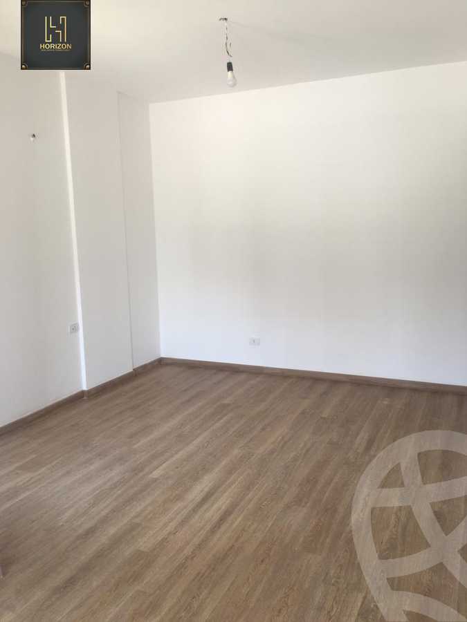 https://aqarmap.com.eg/ar/listing/5491643-for-sale-cairo-new-cairo-compounds-fifth-square