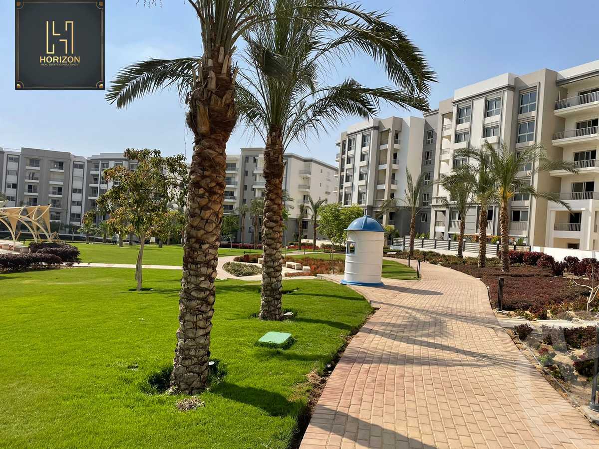 https://aqarmap.com.eg/en/listing/5507460-for-sale-cairo-new-cairo-compounds-hyde-park-hpr-hyde-park