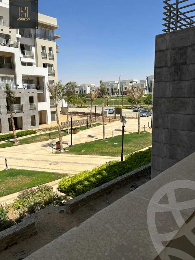 https://aqarmap.com.eg/en/listing/5548824-for-sale-cairo-new-cairo-compounds-hyde-park