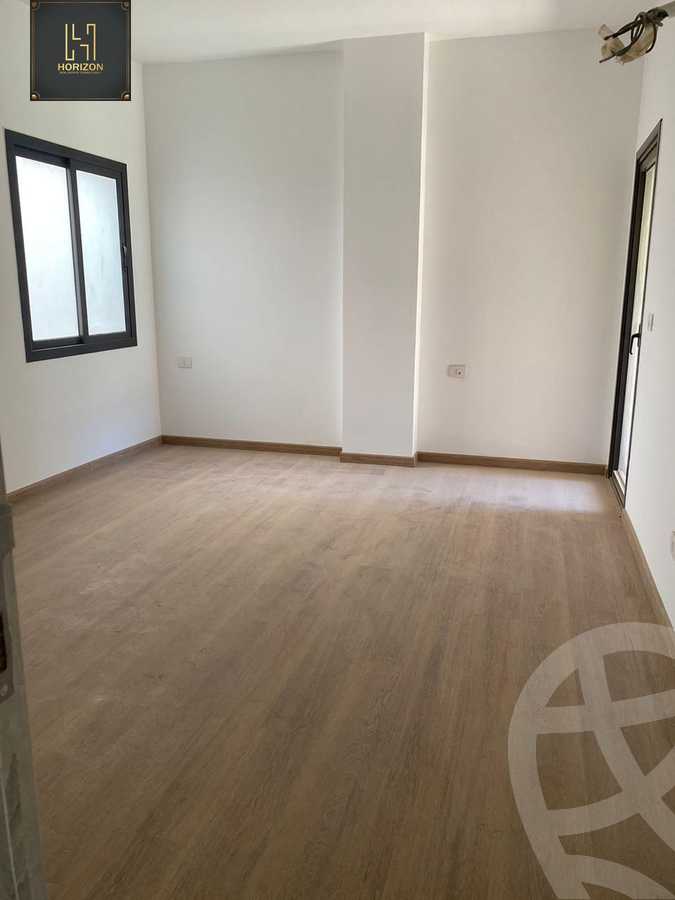 https://aqarmap.com.eg/ar/listing/5549359-for-rent-cairo-new-cairo-compounds-fifth-square