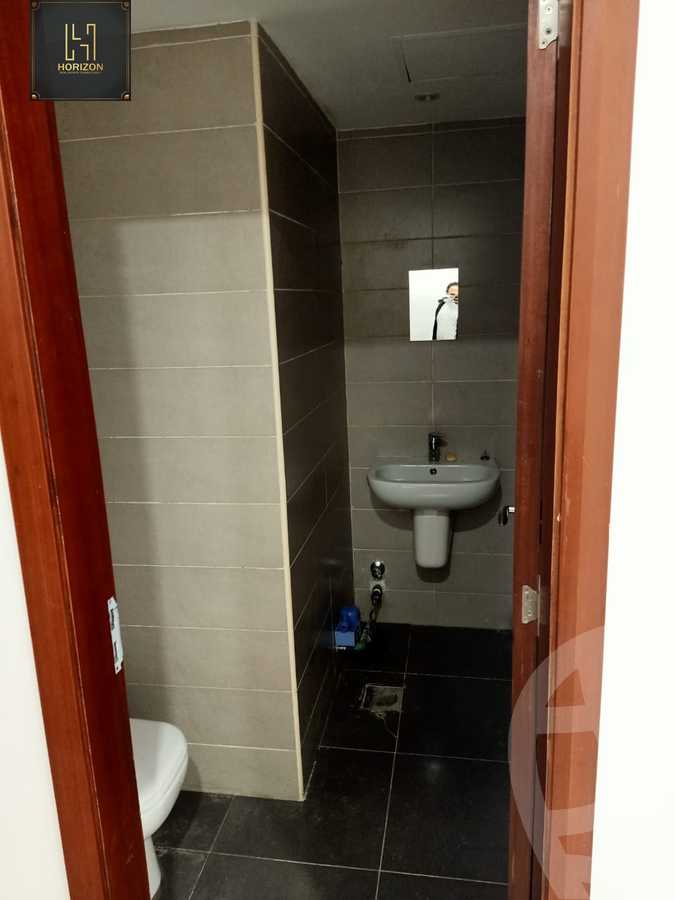 https://aqarmap.com.eg/ar/listing/5604942-for-rent-cairo-new-cairo-compounds-tryfywm-byzns-kwmblks-nm-llttwyr