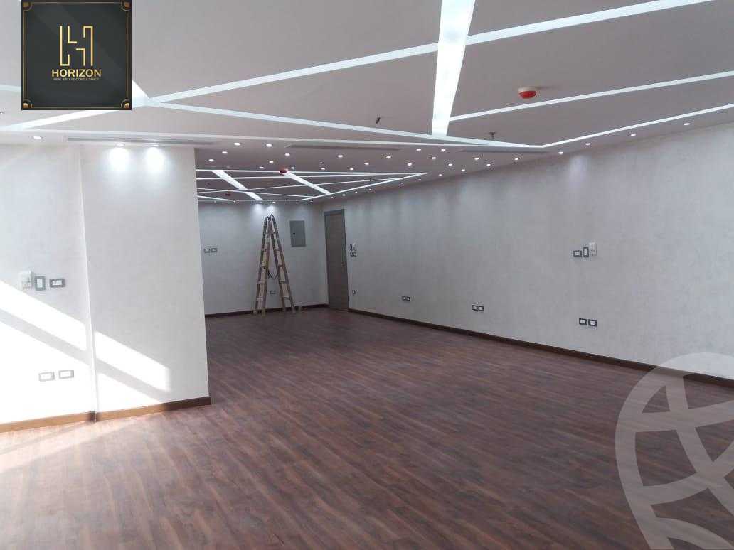 https://aqarmap.com.eg/ar/listing/5605414-for-rent-cairo-new-cairo-compounds-tryfywm-byzns-kwmblks-nm-llttwyr