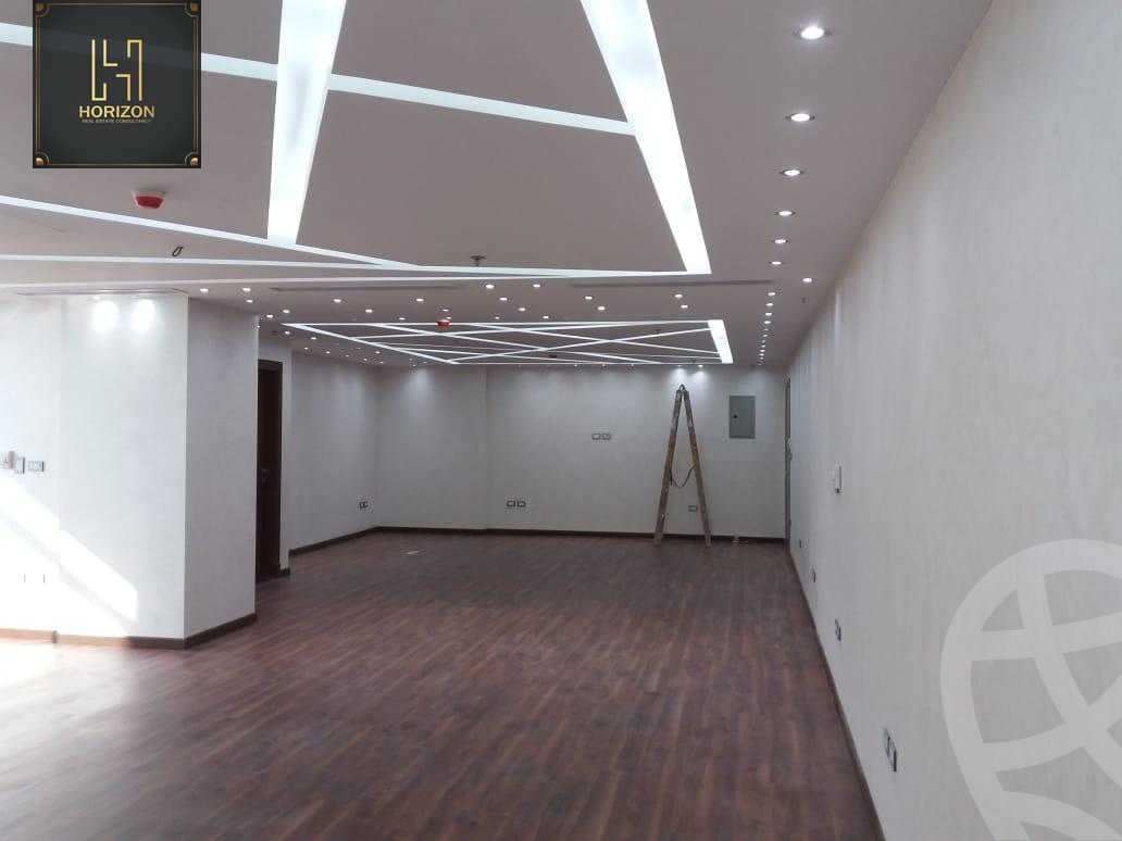 https://aqarmap.com.eg/ar/listing/5605414-for-rent-cairo-new-cairo-compounds-tryfywm-byzns-kwmblks-nm-llttwyr