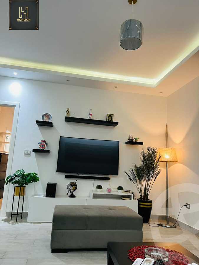 https://aqarmap.com.eg/ar/listing/6184293-for-rent-cairo-new-cairo-compounds-hyde-park-centre-ville-hyde-park