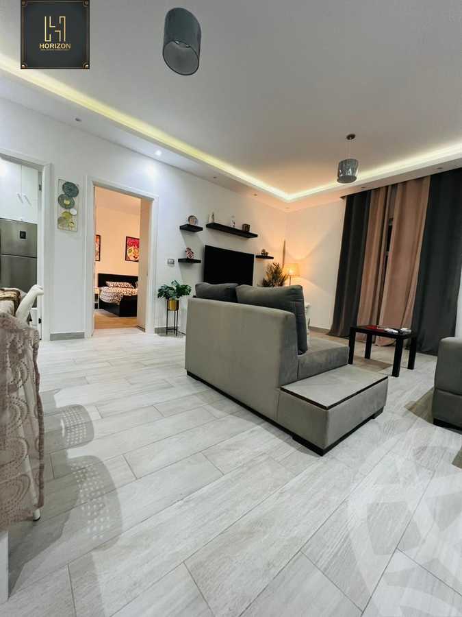 https://aqarmap.com.eg/ar/listing/6184293-for-rent-cairo-new-cairo-compounds-hyde-park-centre-ville-hyde-park
