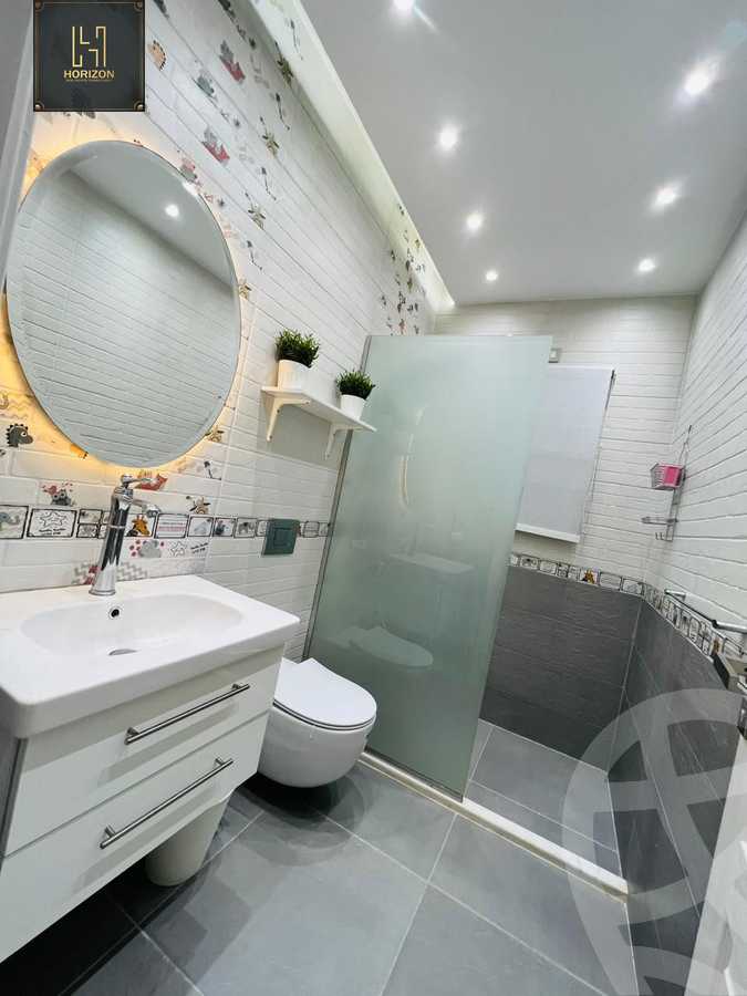 https://aqarmap.com.eg/ar/listing/6184293-for-rent-cairo-new-cairo-compounds-hyde-park-centre-ville-hyde-park