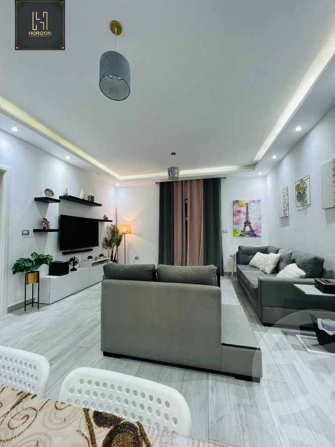 https://aqarmap.com.eg/ar/listing/6184293-for-rent-cairo-new-cairo-compounds-hyde-park-centre-ville-hyde-park