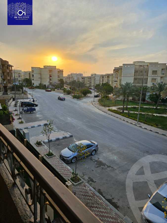 https://aqarmap.com.eg/ar/listing/5854012-for-sale-cairo-el-sheikh-zayed-city-compounds-el-khamayel