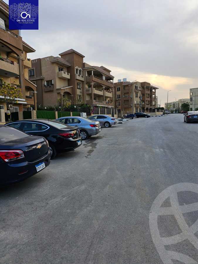 https://aqarmap.com.eg/ar/listing/5854012-for-sale-cairo-el-sheikh-zayed-city-compounds-el-khamayel