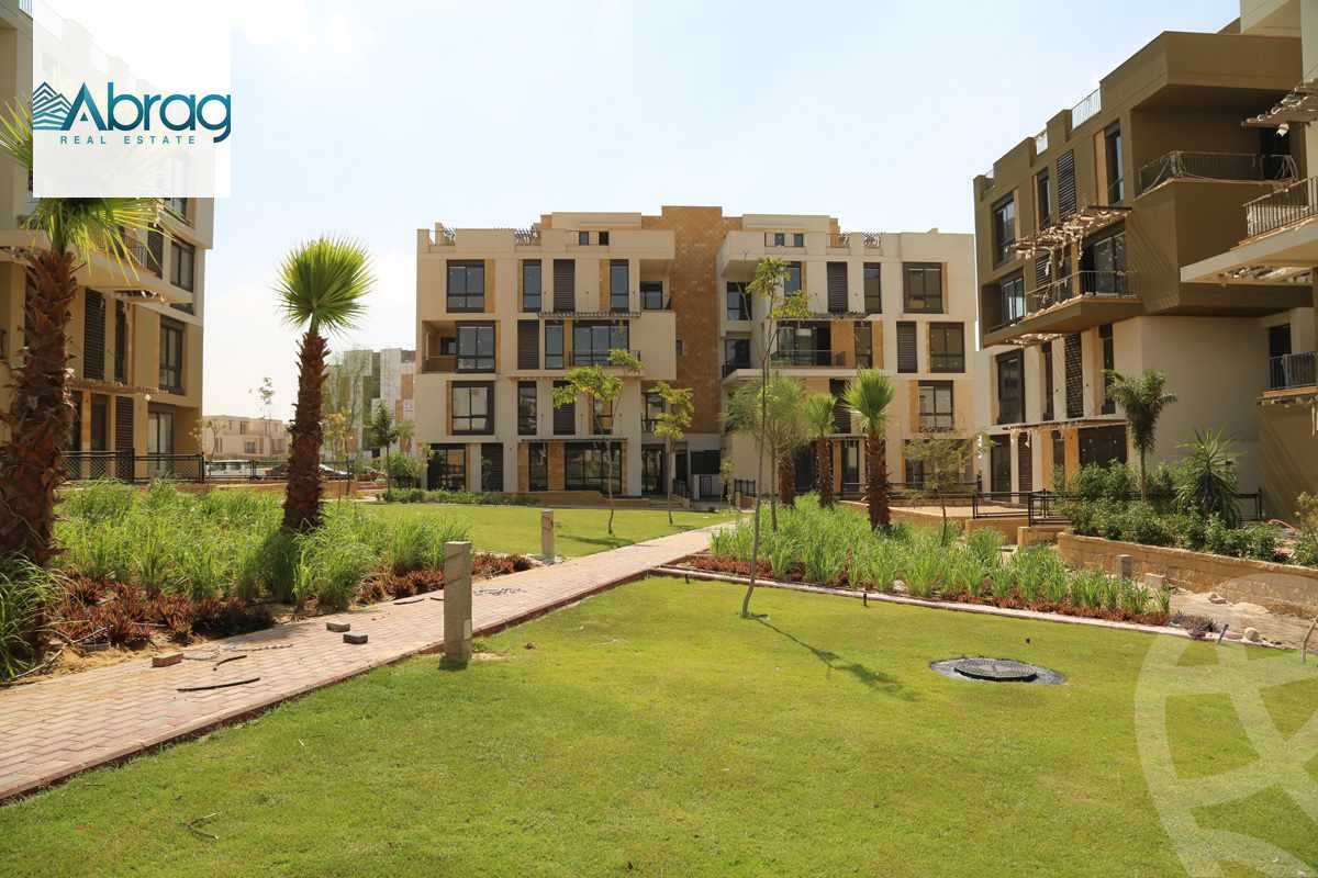 https://aqarmap.com.eg/ar/listing/4856605-for-sale-cairo-el-sheikh-zayed-city-compounds-kmbwnd-wyst-twn-swdyk