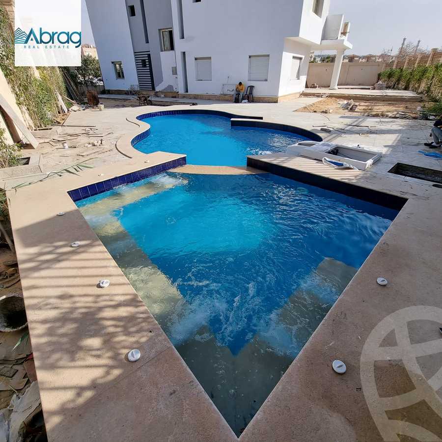 https://aqarmap.com.eg/ar/listing/4105061-for-sale-cairo-el-sheikh-zayed-city-compounds-in-sheikh-zayed-royal-city