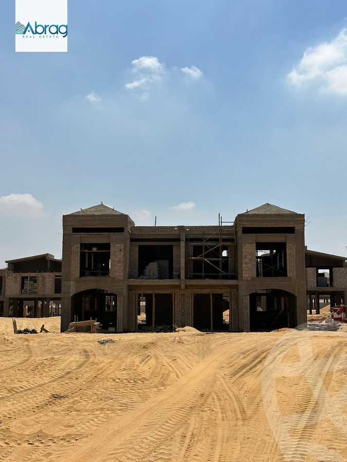 https://aqarmap.com.eg/ar/listing/4729440-for-sale-cairo-el-sheikh-zayed-city-compounds-kmbwnd-fyldj-wyst-dr-llttwyr