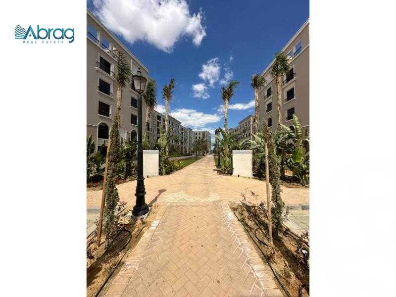 https://aqarmap.com.eg/ar/listing/4771960-for-sale-cairo-el-sheikh-zayed-city-compounds-kmbwnd-fyldj-wyst-dr-llttwyr