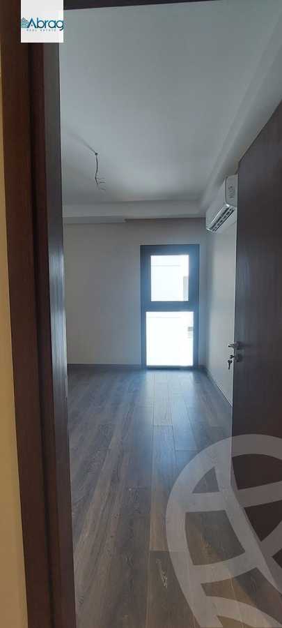 https://aqarmap.com.eg/en/listing/5091826-for-sale-cairo-el-sheikh-zayed-city-compounds-zyd-wr-llttwyr-the-village-views