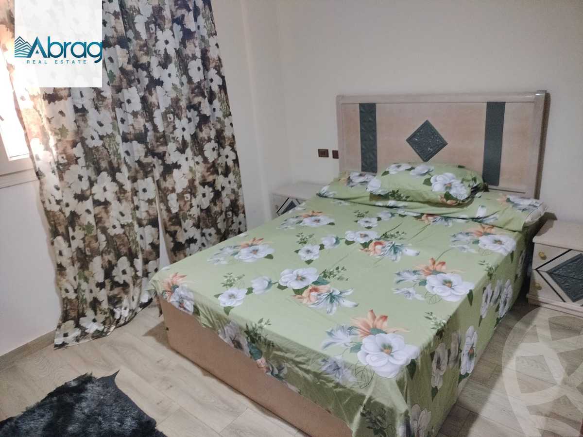 https://aqarmap.com.eg/ar/listing/5637590-for-sale-cairo-el-sheikh-zayed-city-compounds-el-yasmeen-compound