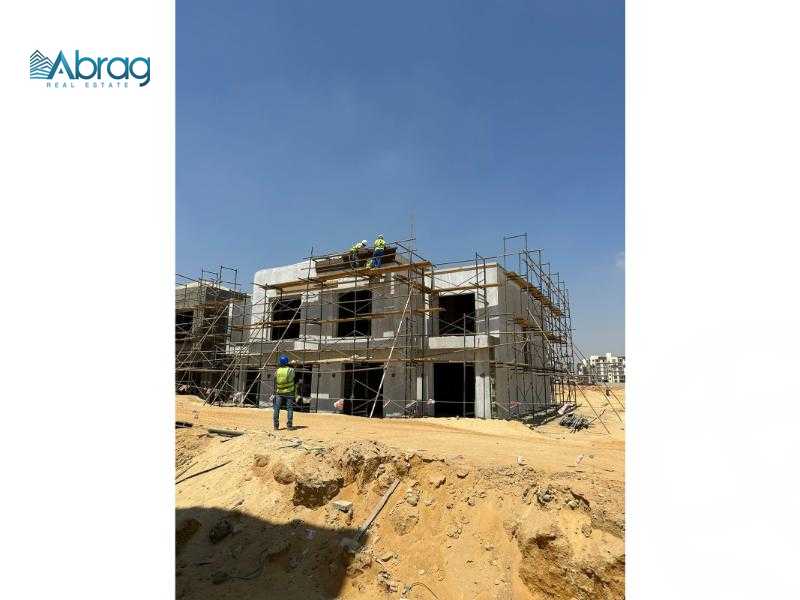 https://aqarmap.com.eg/ar/listing/5836227-for-sale-cairo-el-sheikh-zayed-city-compounds-kmbwnd-fyldj-wyst-dr-llttwyr