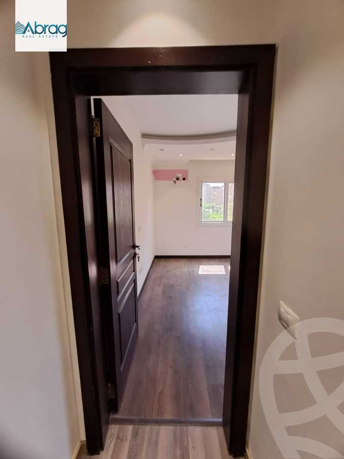 https://aqarmap.com.eg/en/listing/6033452-for-sale-cairo-el-sheikh-zayed-city-compounds-continental-gardens