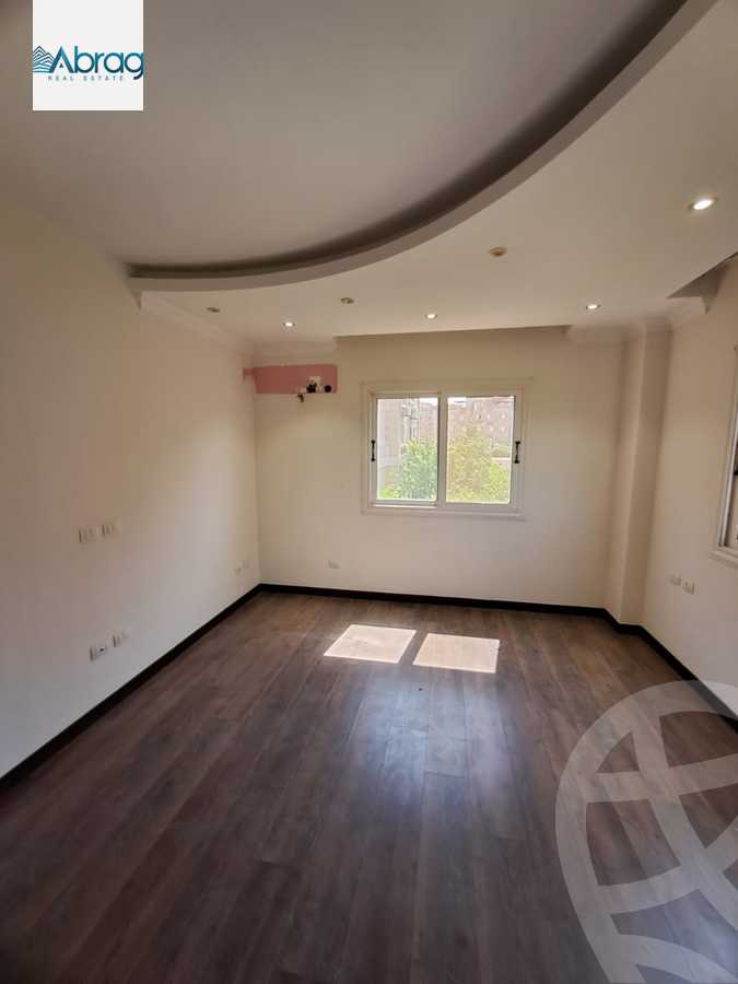 https://aqarmap.com.eg/en/listing/6033452-for-sale-cairo-el-sheikh-zayed-city-compounds-continental-gardens