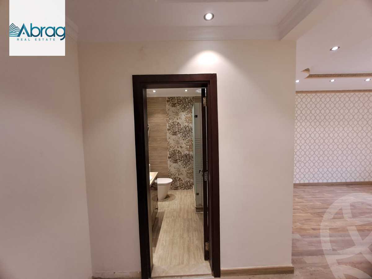 https://aqarmap.com.eg/en/listing/6261840-for-sale-cairo-el-sheikh-zayed-city-compounds-continental-gardens