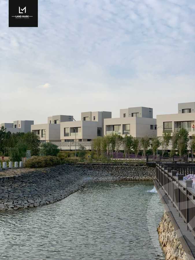https://aqarmap.com.eg/ar/listing/3823653-for-sale-mdyn-lshrwq-compounds-alborouj