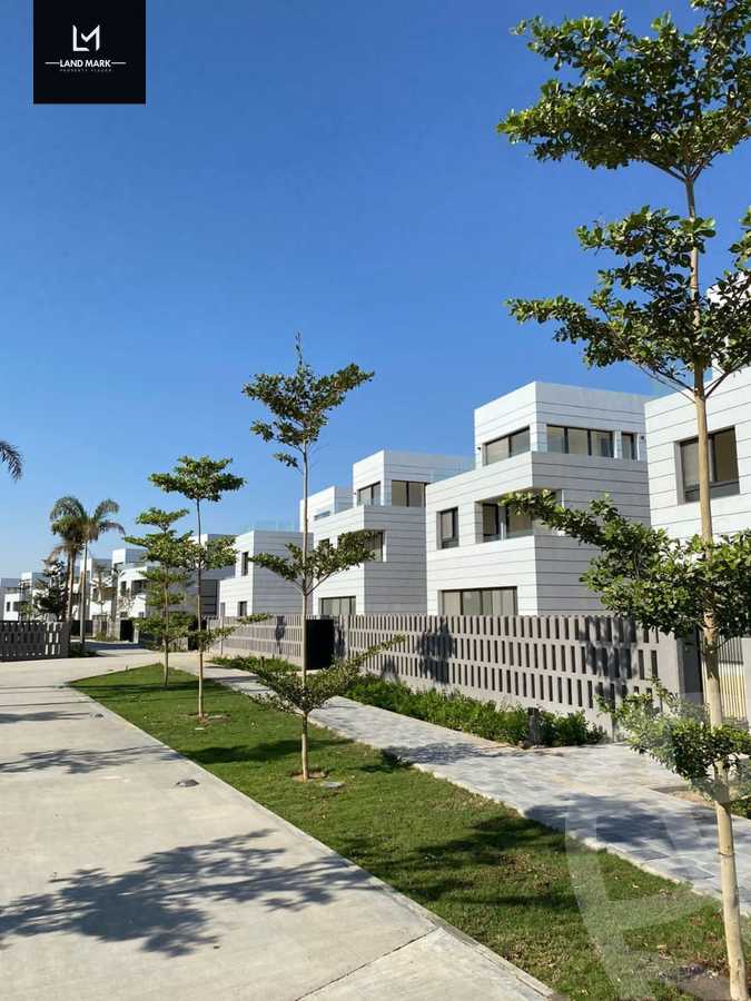 https://aqarmap.com.eg/ar/listing/3823653-for-sale-mdyn-lshrwq-compounds-alborouj
