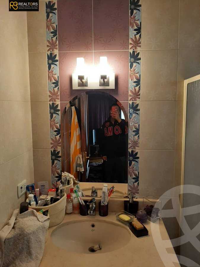 https://aqarmap.com.eg/ar/listing/3626573-for-sale-cairo-el-sheikh-zayed-city-compounds-in-sheikh-zayed-beverly-hills
