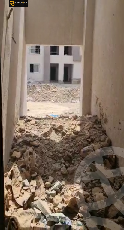 https://aqarmap.com.eg/ar/listing/3640116-for-sale-cairo-el-sheikh-zayed-city-compounds-in-sheikh-zayed-beverly-hills