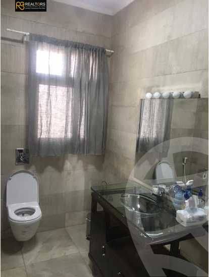 https://aqarmap.com.eg/ar/listing/3640208-for-sale-cairo-el-sheikh-zayed-city-compounds-in-sheikh-zayed-beverly-hills
