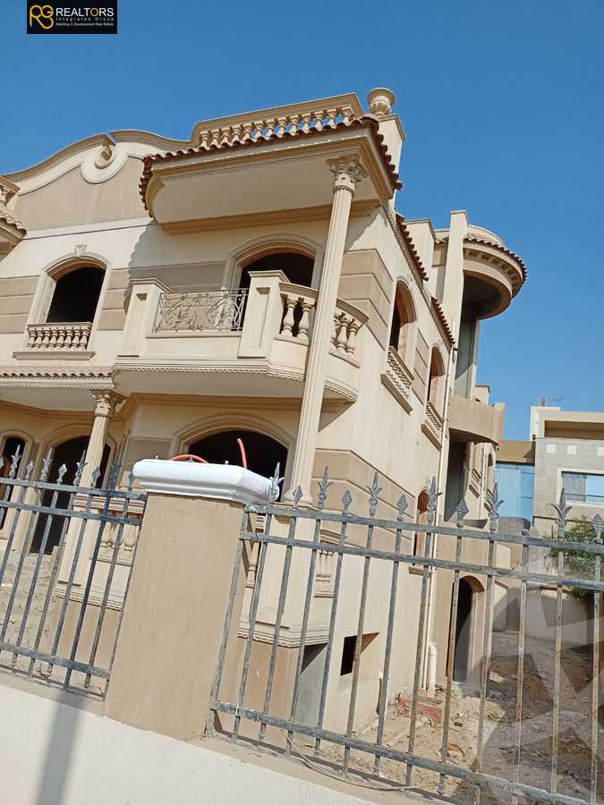 https://aqarmap.com.eg/ar/listing/3641417-for-sale-cairo-el-sheikh-zayed-city-compounds-in-sheikh-zayed-beverly-hills