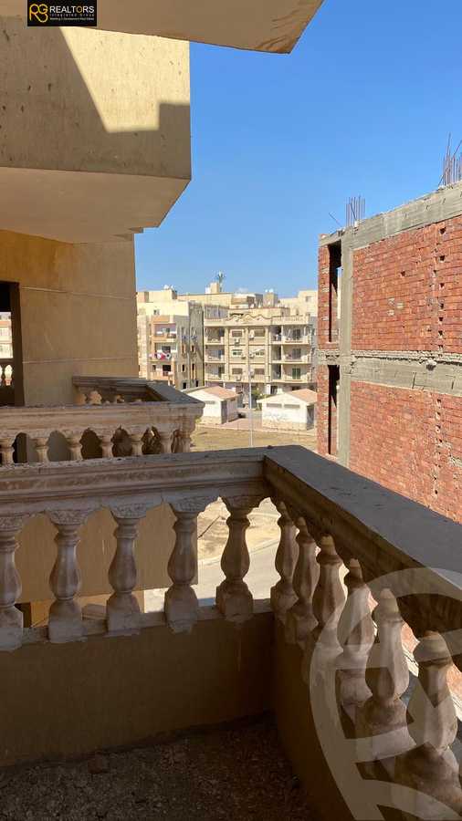 https://aqarmap.com.eg/ar/listing/3676760-for-sale-cairo-el-sheikh-zayed-city-compounds-in-sheikh-zayed-beverly-hills