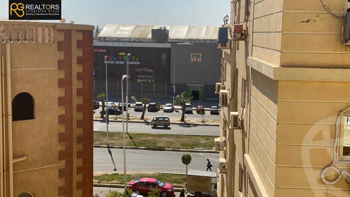 https://aqarmap.com.eg/ar/listing/3676760-for-sale-cairo-el-sheikh-zayed-city-compounds-in-sheikh-zayed-beverly-hills
