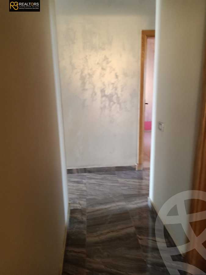 https://aqarmap.com.eg/ar/listing/3677603-for-sale-cairo-el-sheikh-zayed-city-compounds-in-sheikh-zayed-beverly-hills