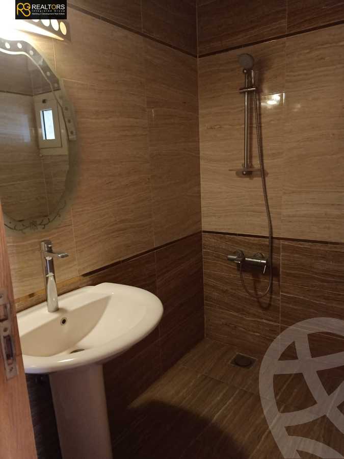 https://aqarmap.com.eg/ar/listing/3677603-for-sale-cairo-el-sheikh-zayed-city-compounds-in-sheikh-zayed-beverly-hills