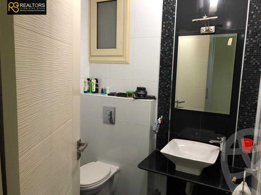 https://aqarmap.com.eg/ar/listing/3732402-for-sale-cairo-el-sheikh-zayed-city-compounds-in-sheikh-zayed-el-khamayel