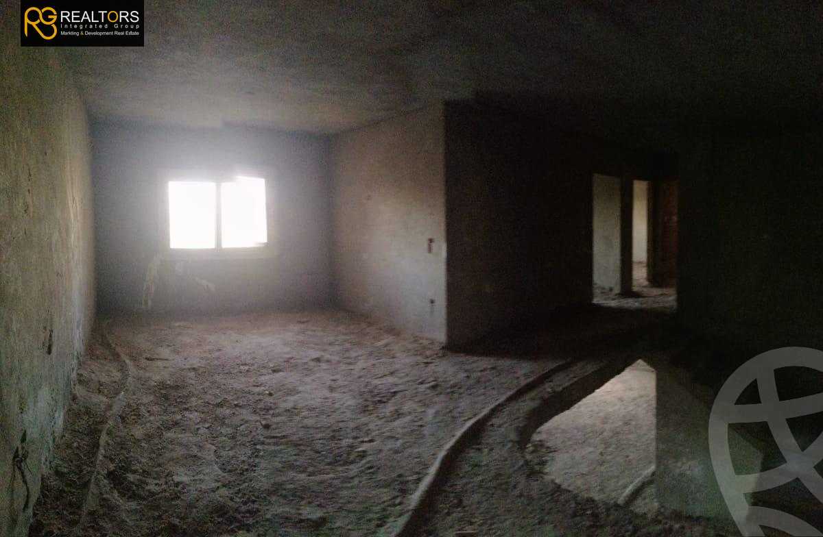 https://aqarmap.com.eg/ar/listing/3747003-for-sale-cairo-el-sheikh-zayed-city-compounds-in-sheikh-zayed-el-khamayel