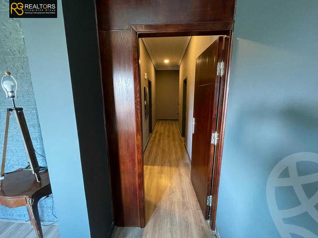 https://aqarmap.com.eg/ar/listing/3762692-for-sale-cairo-el-sheikh-zayed-city-compounds-in-sheikh-zayed-beverly-hills