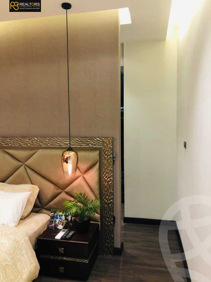 https://aqarmap.com.eg/ar/listing/3784100-for-sale-cairo-el-sheikh-zayed-city-el-hay-elthaleth-shr-30