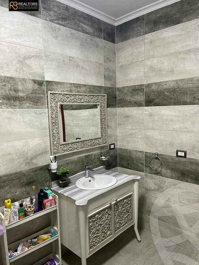https://aqarmap.com.eg/ar/listing/3786447-for-sale-cairo-el-sheikh-zayed-city-el-hay-eltaseaa-area-3