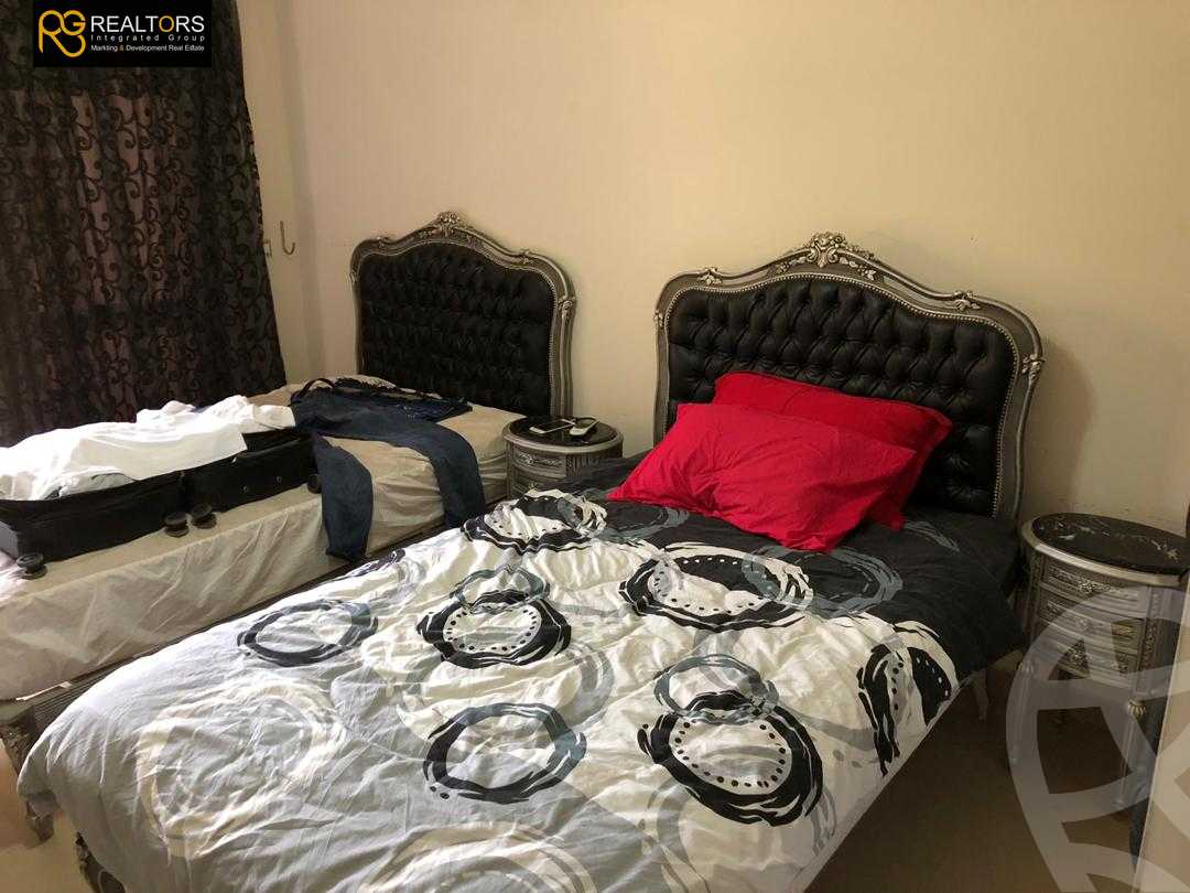 https://aqarmap.com.eg/ar/listing/3820569-for-sale-cairo-el-sheikh-zayed-city-compounds-in-sheikh-zayed-el-khamayel