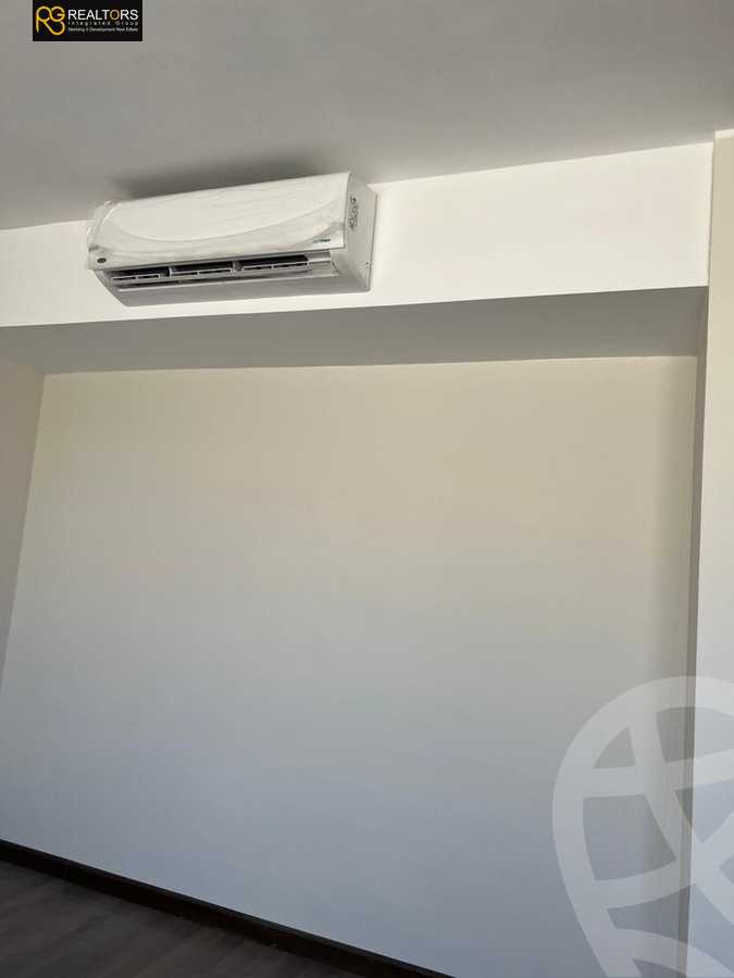 https://aqarmap.com.eg/ar/listing/3820832-for-sale-cairo-6th-of-october-compound-soleya
