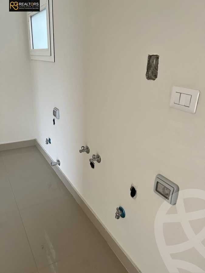 https://aqarmap.com.eg/ar/listing/3820832-for-sale-cairo-6th-of-october-compound-soleya