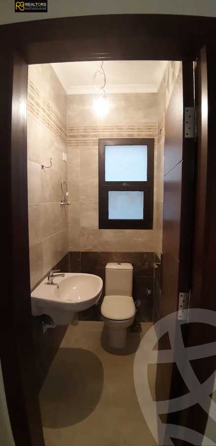 https://aqarmap.com.eg/ar/listing/3821117-for-rent-cairo-el-sheikh-zayed-city-compounds-in-sheikh-zayed-the-courtyard